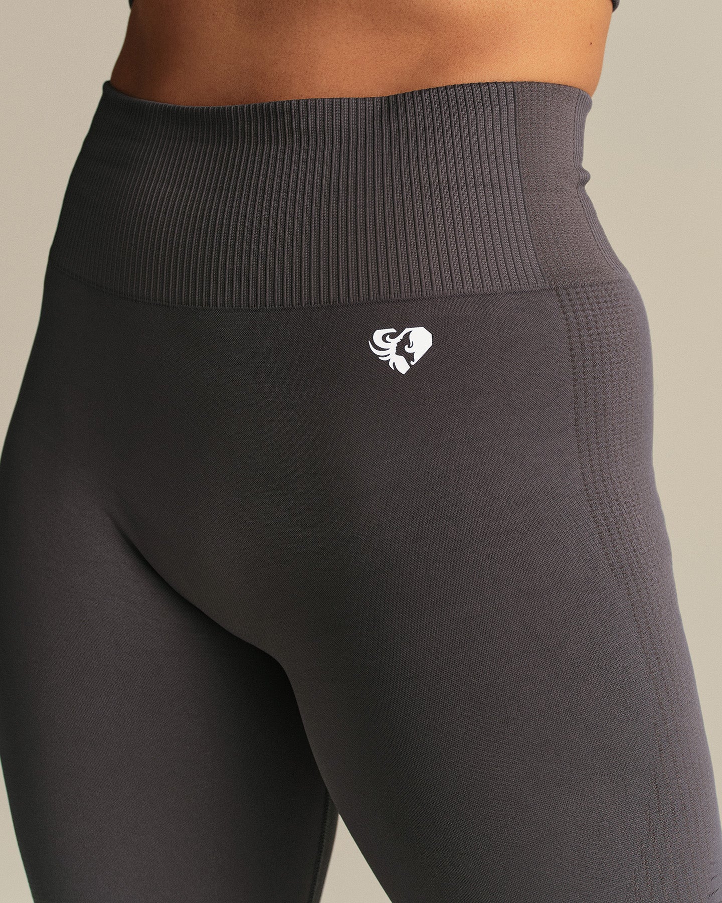 Power Seamless Leggings | Graphite - Image 7